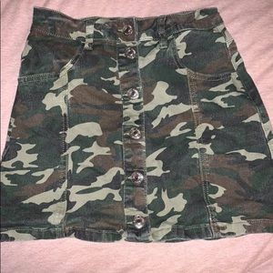 Camo mini skirt